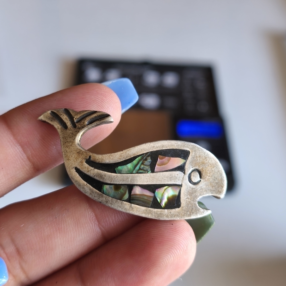 925 Sterling Mexico Artisan Abalone Inlay Whale Fish Brooch 7.9 Grams 1.5 In